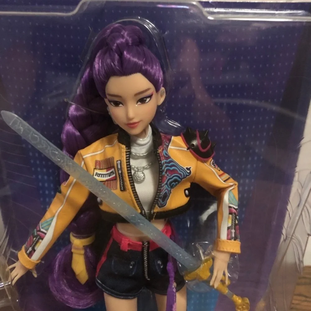 Mattel K-Pop Demon Hunters Rumi Doll - Purple Hair, Yellow Jacket